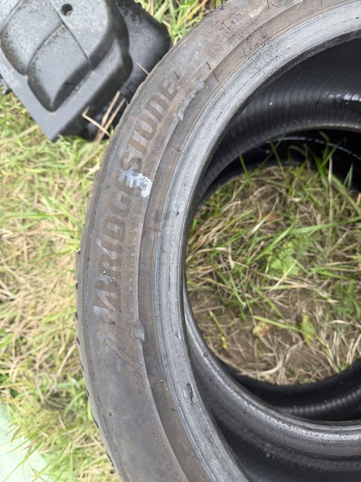 Vand 2 anvelope BRIDGESTONE 245 40 18