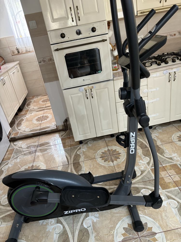 Bicicleta fitness eliptica Zipro Hulk