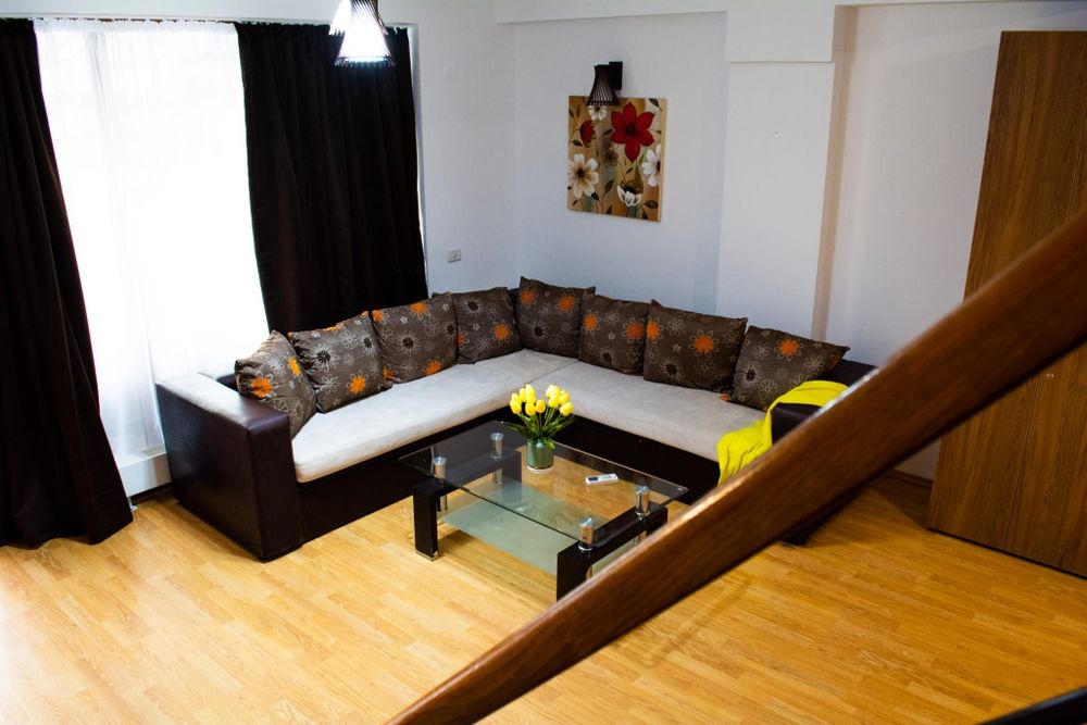 Vand apartament 3 camere Mamaia Nord cu scara interioara,