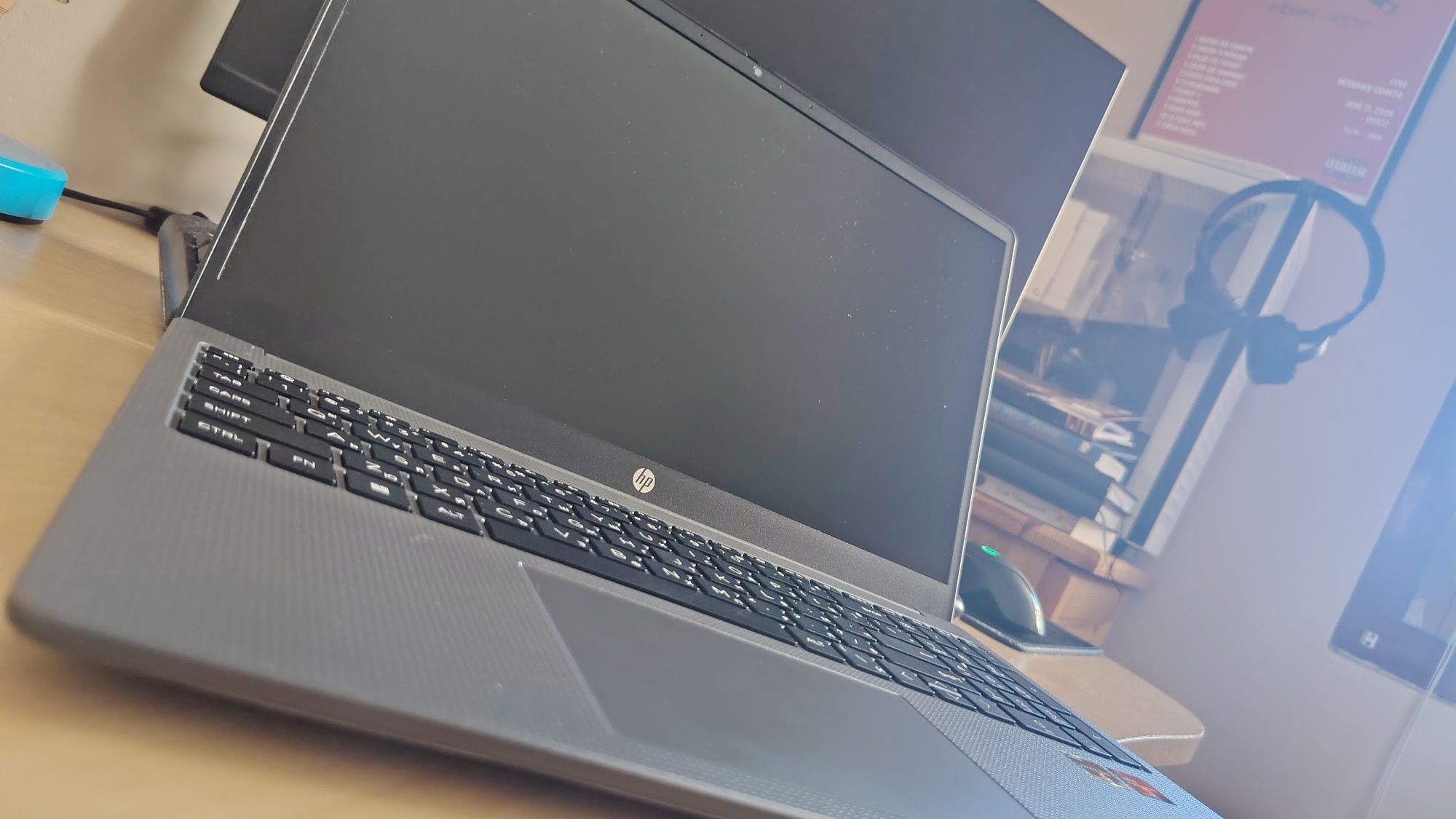 Лаптоп HP 15,  Ryzen 5 7520U, RAM 16GB