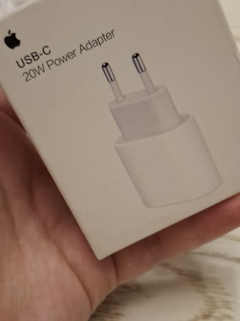 iPhone ayfon zaryadka adapter golovka
