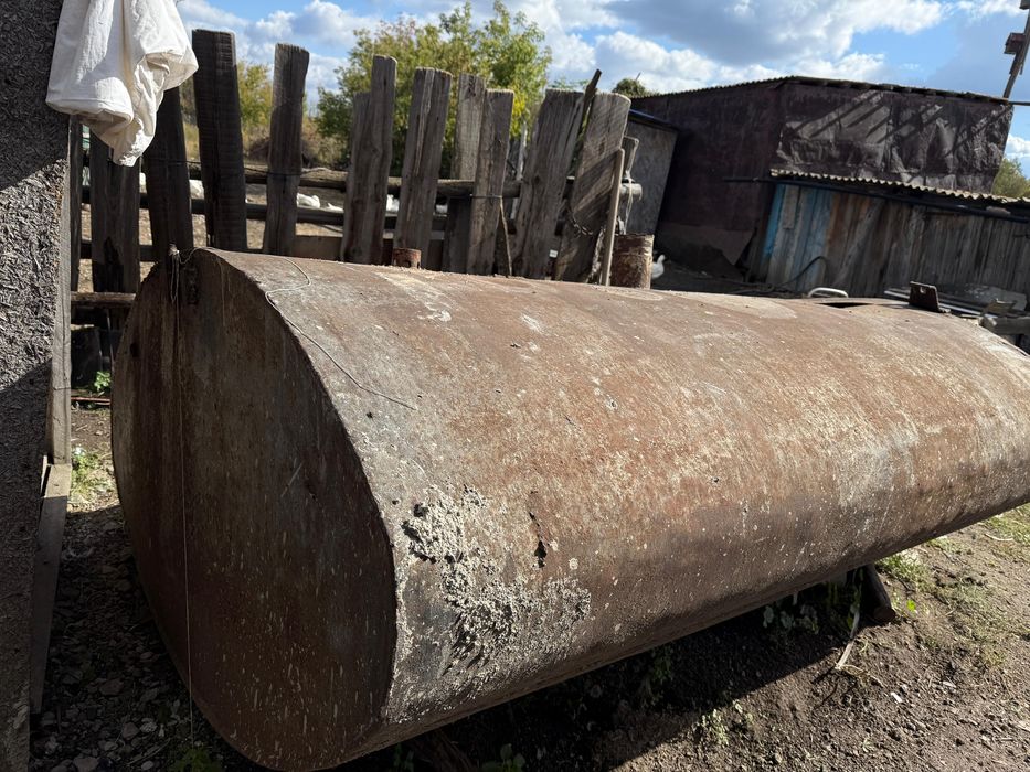 Железная емкость