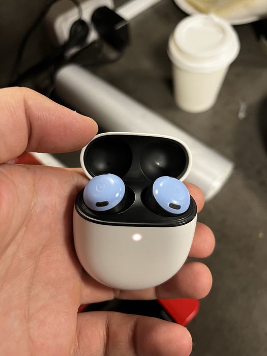 Срочно Продам оригинальные беспроводные наушники Google Pixel Buds