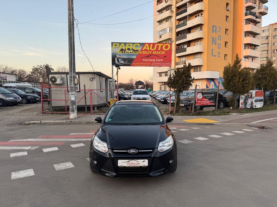 Ford Focus 3 Berlina 1.6 Benzina (Clasic) Euro 5 Pilot Aut Computer