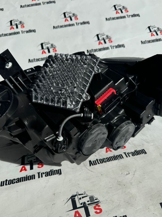 far iveco Stralis S-WAY nou / original disponibile stanga / dreapta
