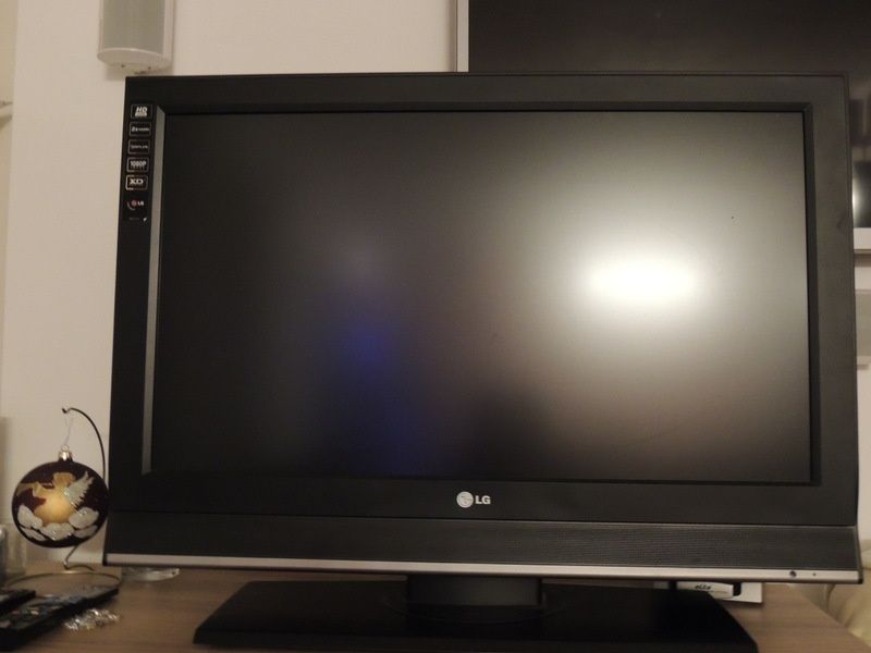 Телевизор LG LCD 32LC41 (HD Ready, 2 HDMI) ЗА ЧАСТИ