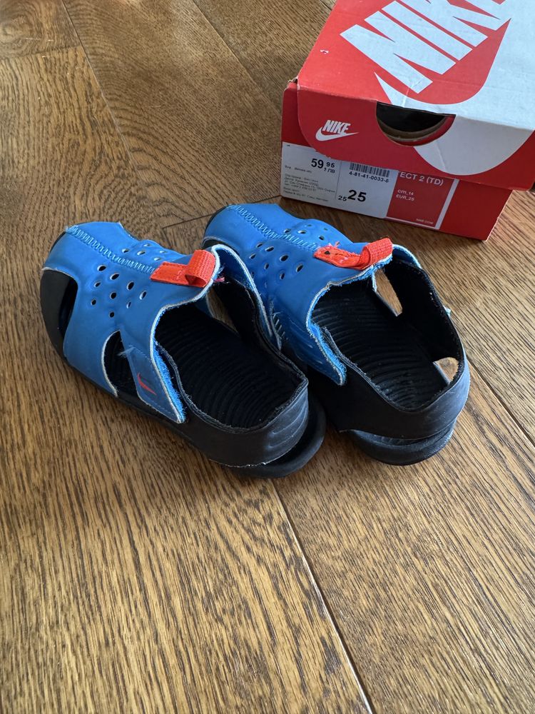 Сандали Nike