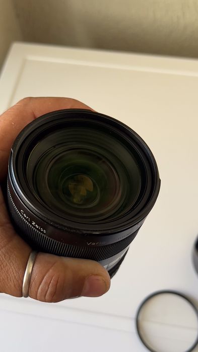 Sony Carl Zeiss Vario-Sonnar T* 24-70mm f/2.8 - Sony A