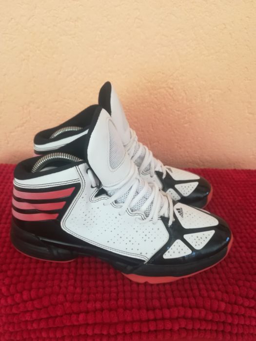 Bascheți Adidas nr 41 bărbați