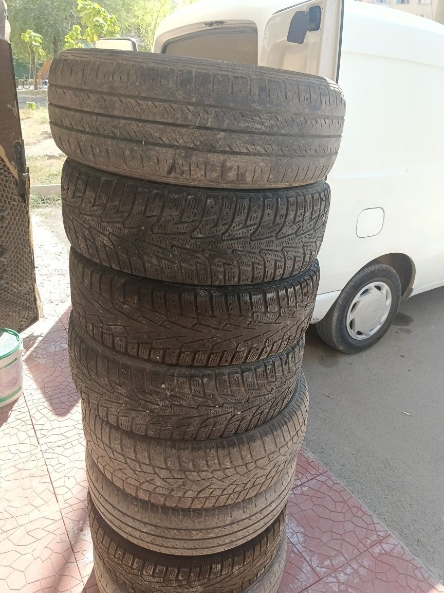 Продам шины б/у.