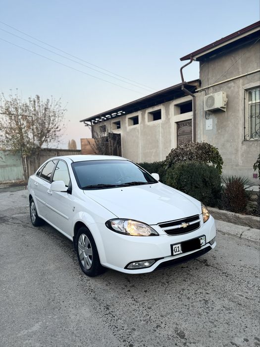 Chevrolet Gentra sotiladi.