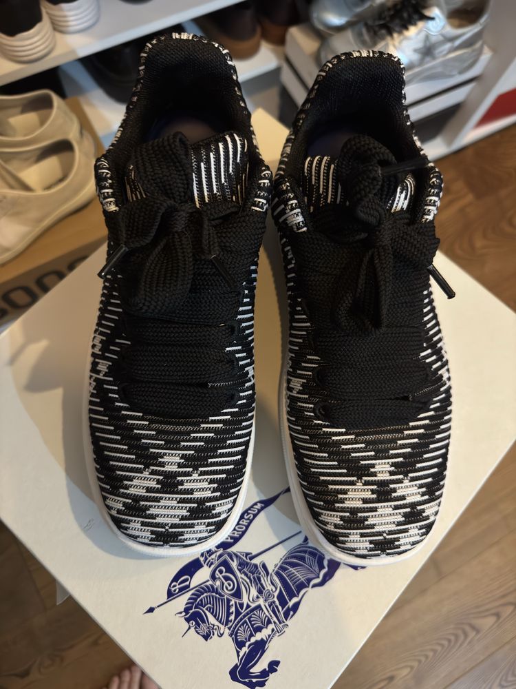 Adidasi Burberry 44