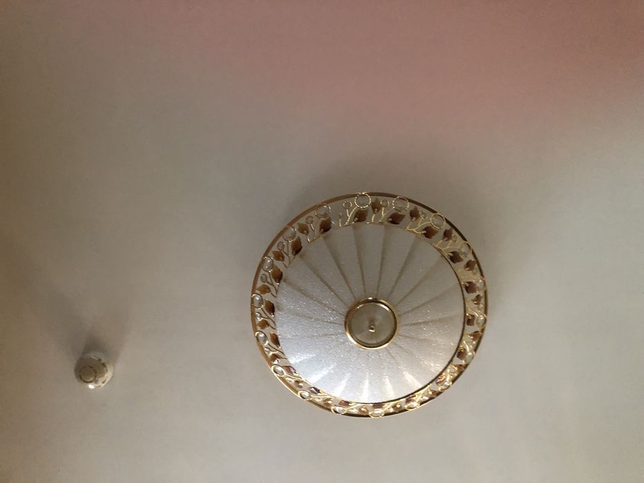 Продам люстру в отличном состоянии качественная