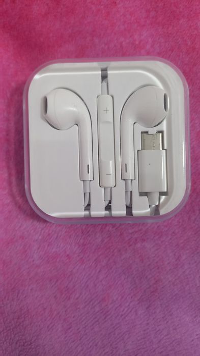 Проводные наушники