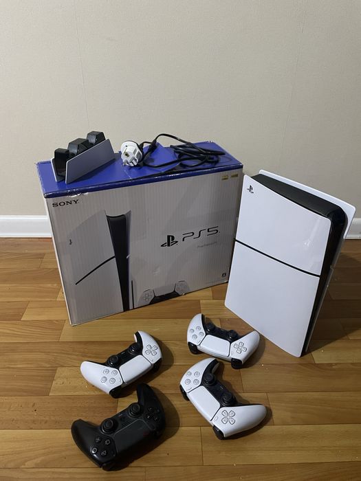 Ps 5 slim 1 тб 4 джостик