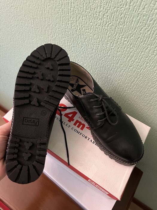 Кожаные женские туфли