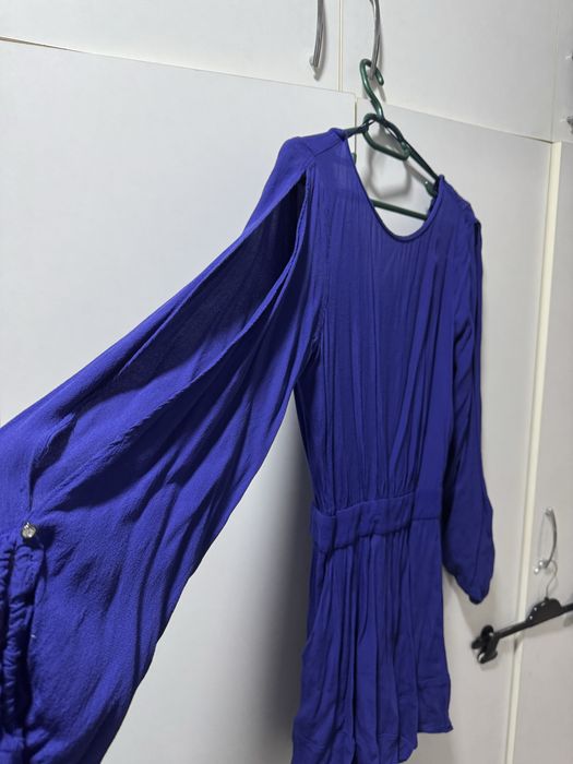 Salopeta cu spatele gol si efect la maneci Zara