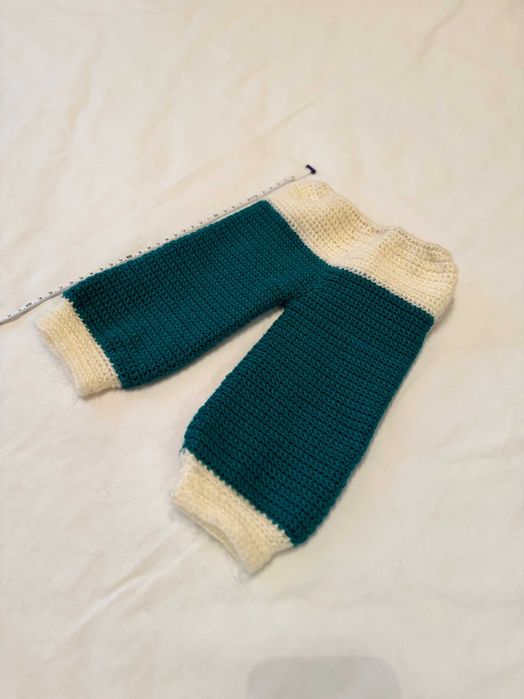 Pantalonasi crosetati pentru bebe