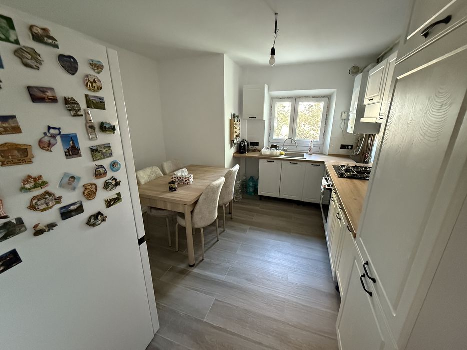 De vanzare Apartament 4 camere renovat complet