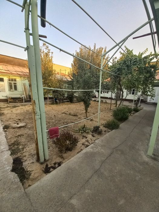 Rakat 6-sotok 20×30 Uchaska sotiladi buzib quriladigon
