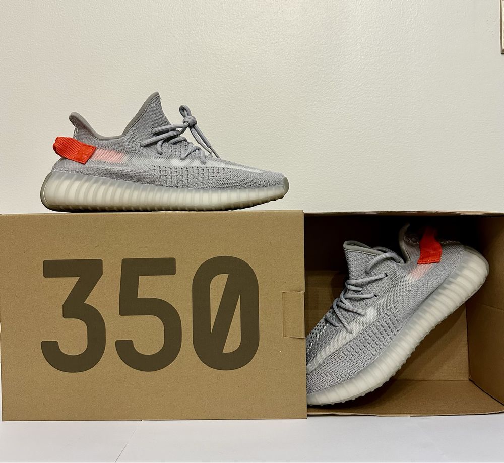 Yeezy Boost 350 V2 Tail Light