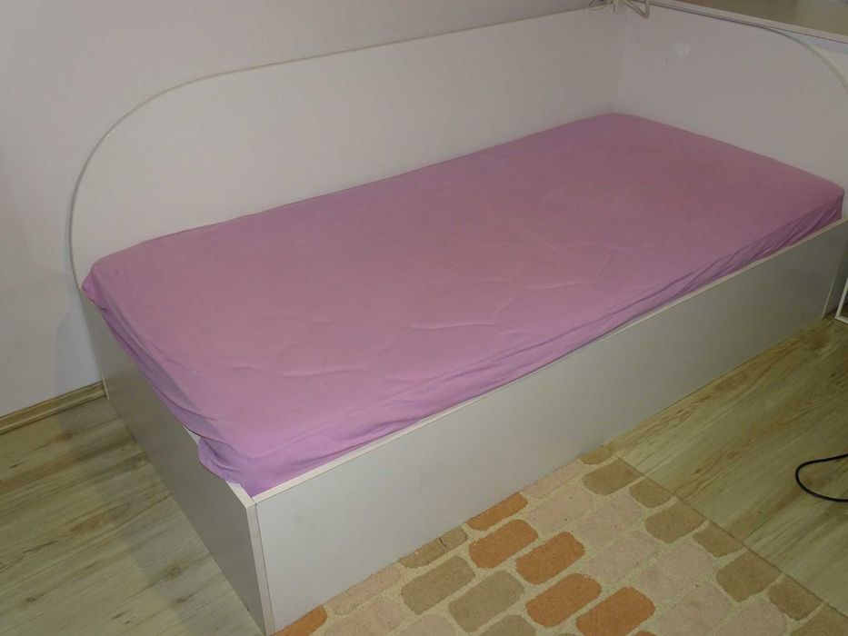 Детско легло с двулицев матрак