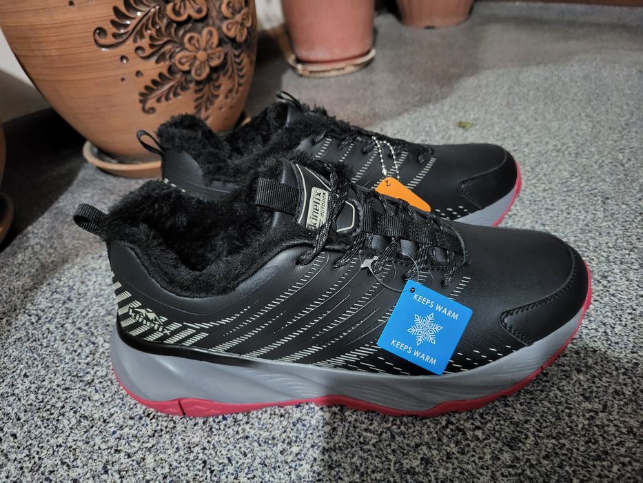 Кроссовки зимние 43