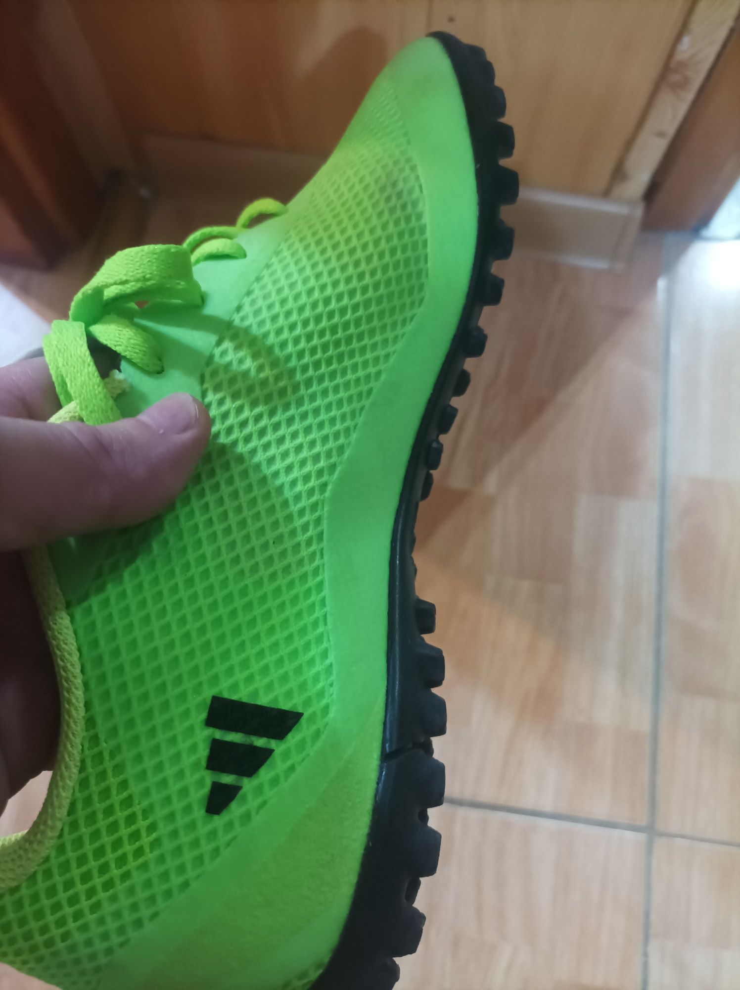 Adidasi fotbal adidas purtati o data