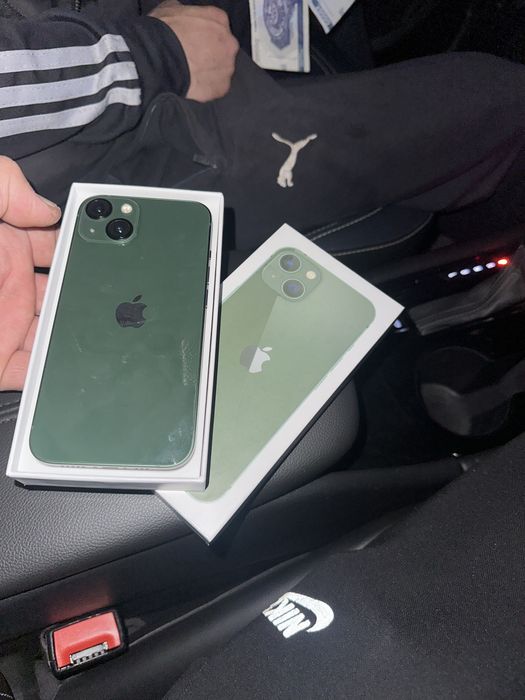 iphone 13    xotirasi 128   zangor holasi yangi 35 marta zaryad bugan