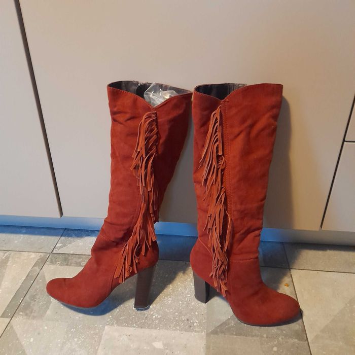 Ботуши 3 чифта номер 39 всеки по 10лв.