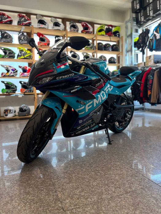 Motocicleta sport incepatori, CFMOTO 250SR S World Champion