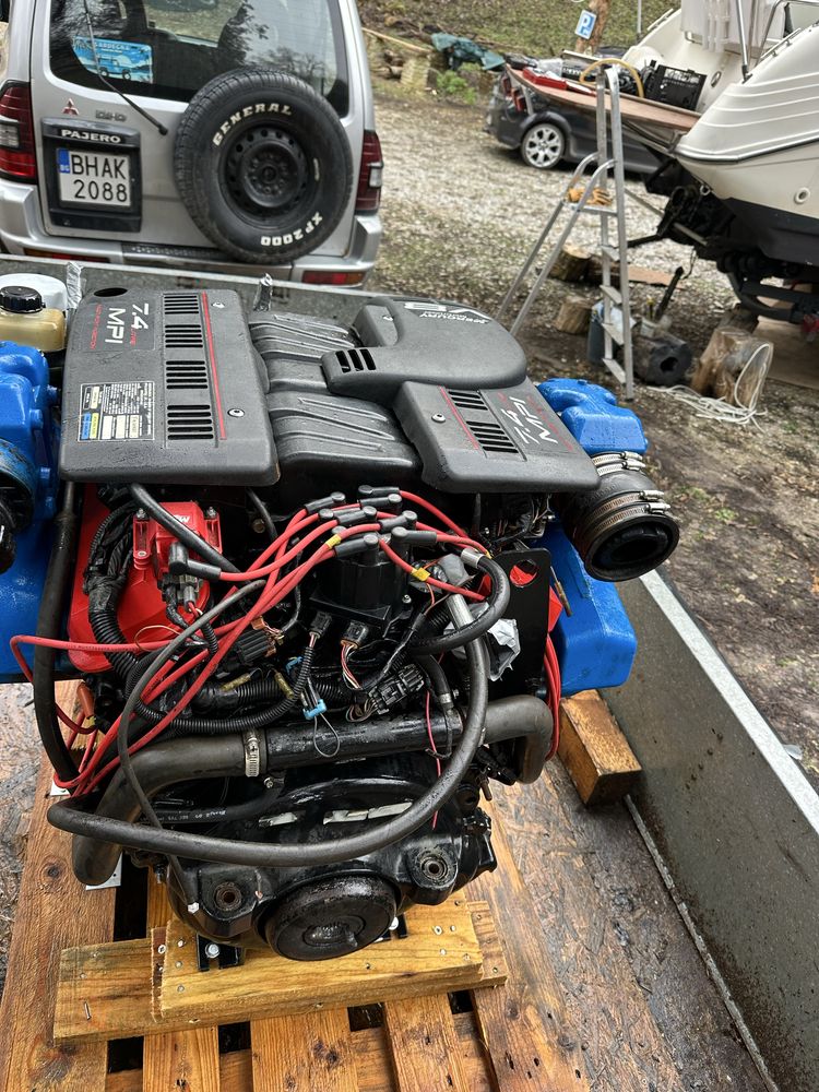 Mercruiser, бордови двигател  за лодка
