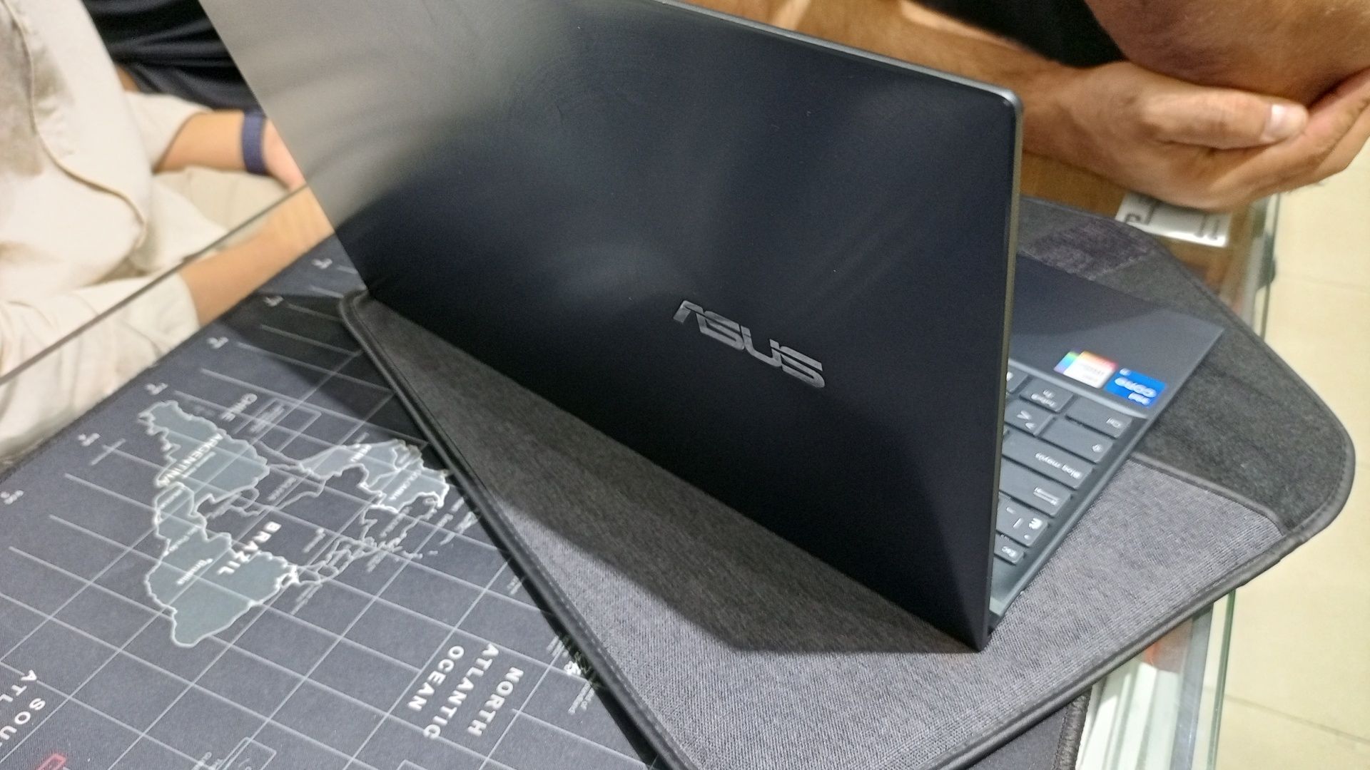 Asus ZenBook UX425E