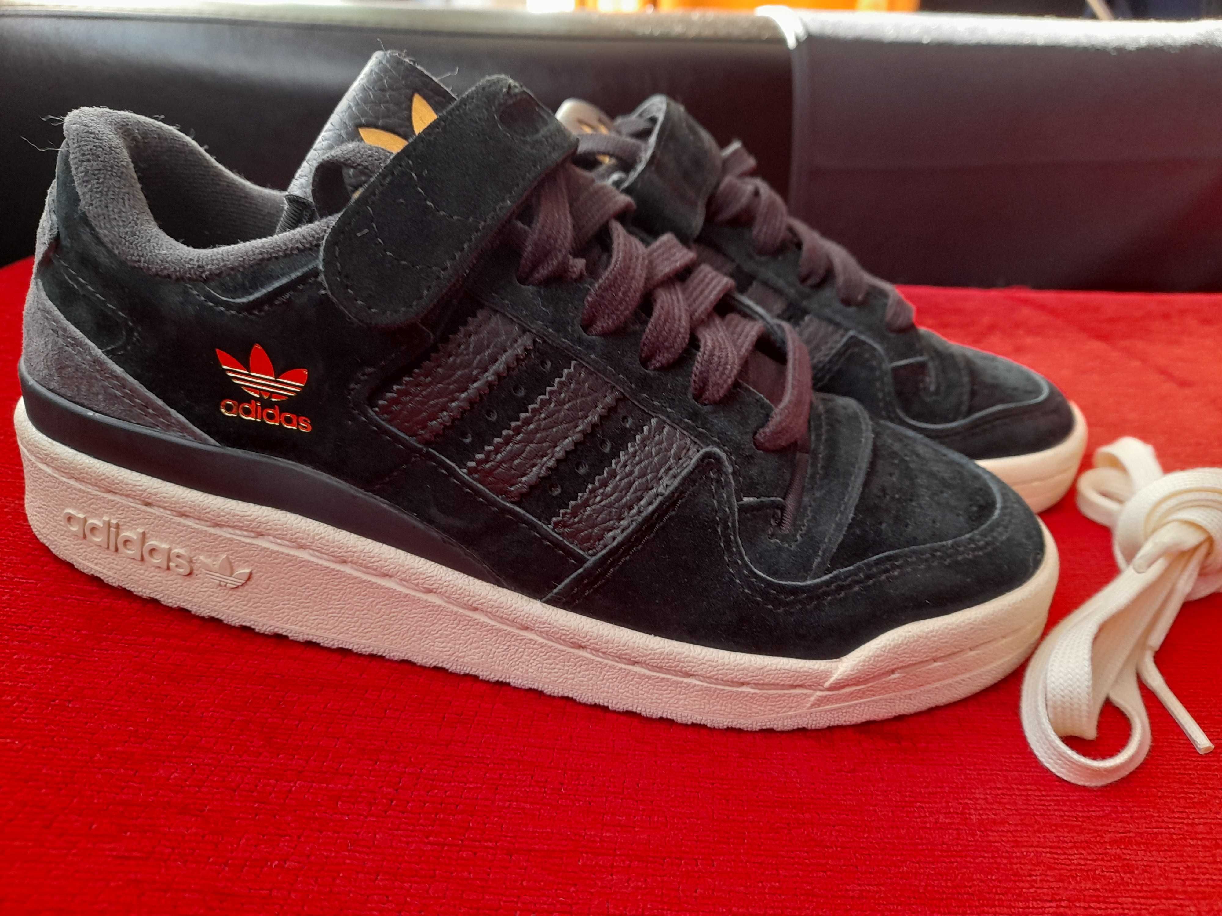 Кецове/маратонки adidas (адидас)