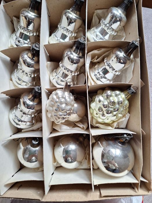 Lot globuri vintage argintii