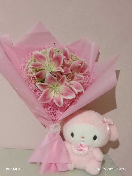 Розов букет от лилиум