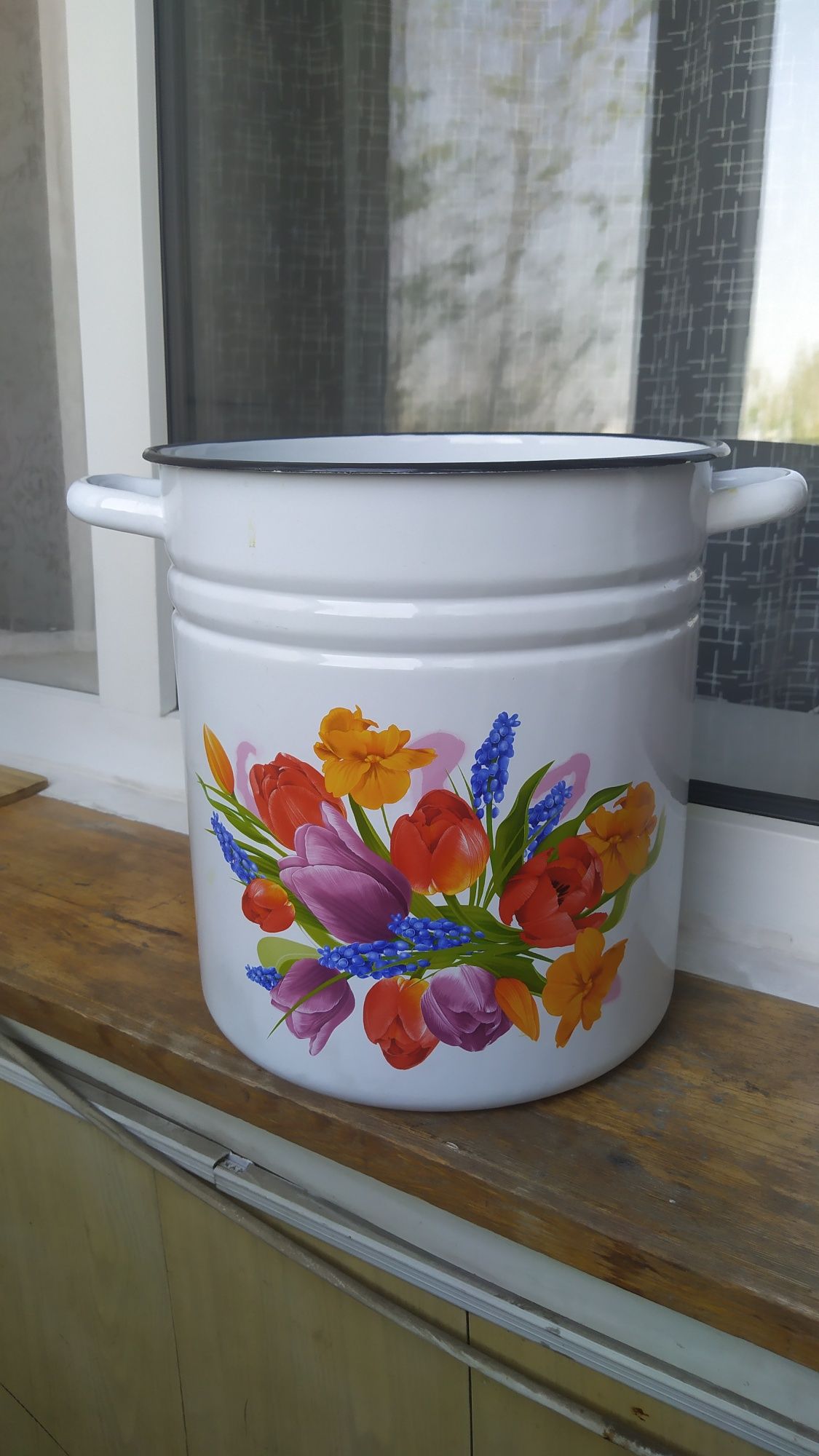 Кастрюля эмалированная