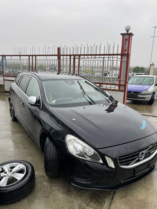 Волво V60 D5 4x4