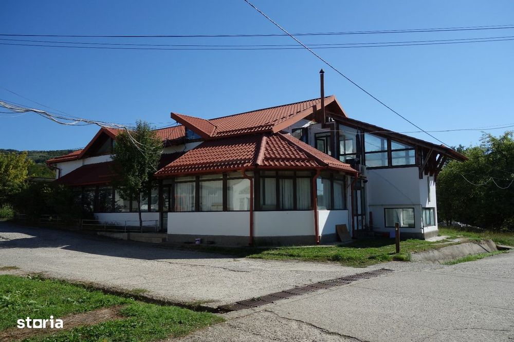 Cladire administrativa/ Zona Vladesti /Acces la Dn64 /