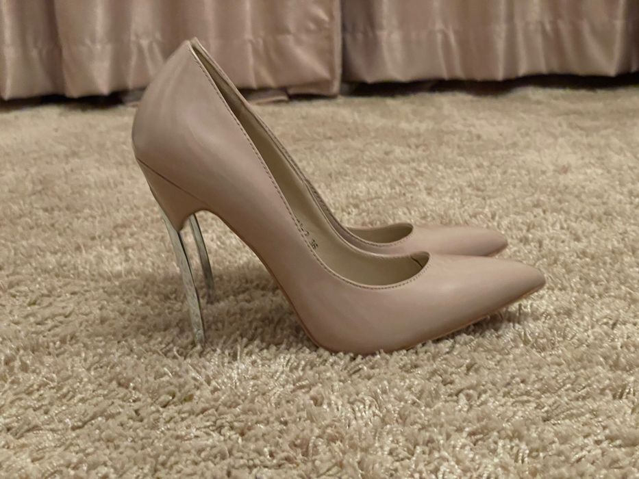 Обувки на ток 36 номер