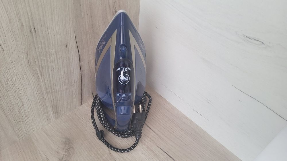 Продам утюг Tefal FV 6830
