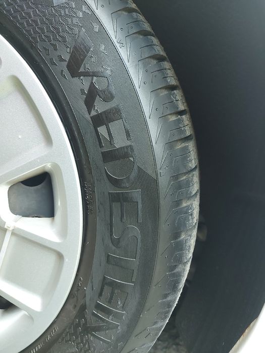 Vând roti tablă Ford 15" cu anvelope All Season