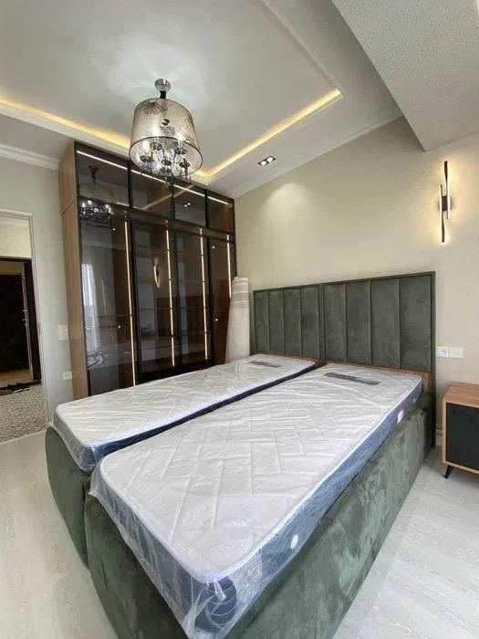 2в3/8/9 Буюк Ипак Йули 65м2 
Евро,мебель техника Лифт Новый