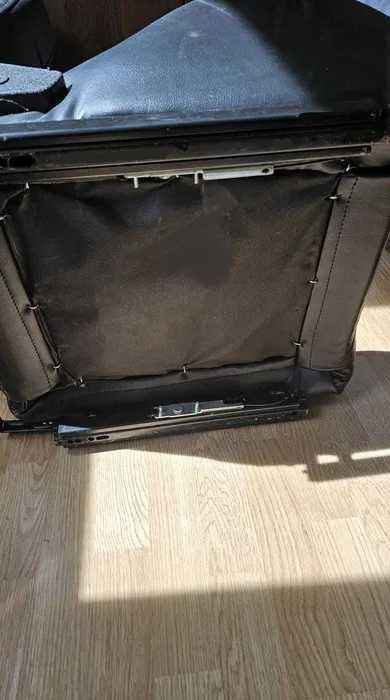 Scaun de masina piele negru