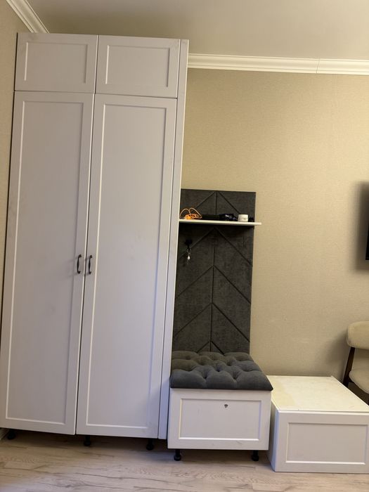 Прихожая мебель белая