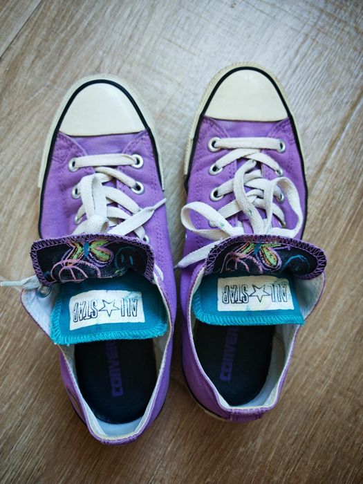 Продавам дамски кецове Converse 41 номер
