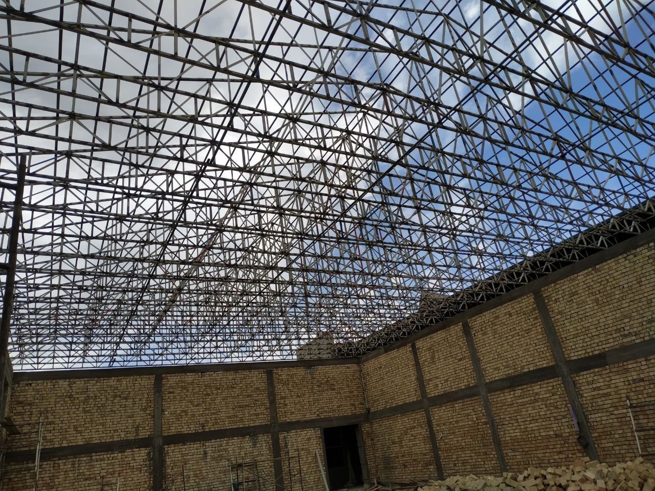 Stadion arkali tomlar va toyhonlardi Molxonalarni tomini yopamiz