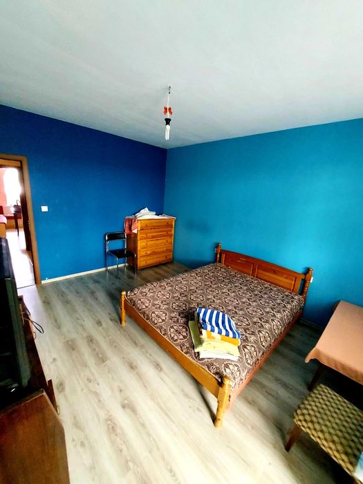 Дава се под наем Тристаен апартамент в Бургас, Меден рудник - зона А - 99 кв.м за 178.5 € - Снимка #1