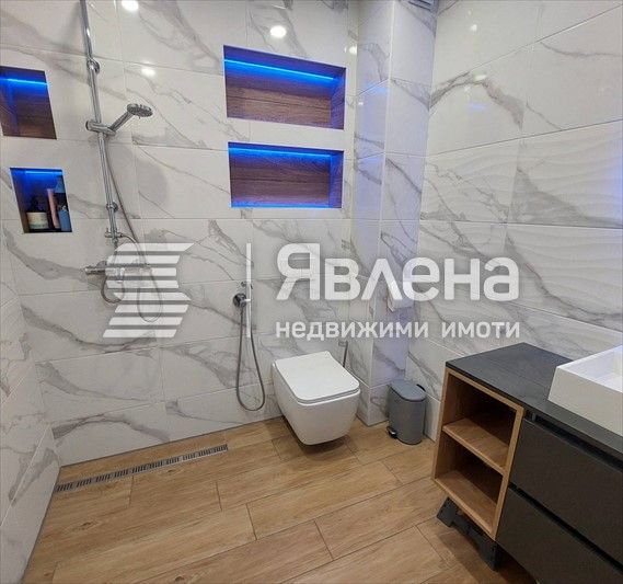 Продава се Двустаен апартамент в Варна, Гранд Мол Варна - 85 кв.м за 2177 €/кв.м - Снимка #7