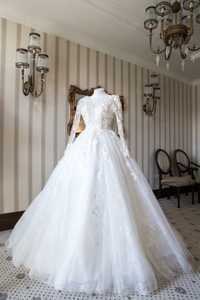 Шикарное свадебное платье, пр-во Италия, куплено в салоне "IVORYDRESS"
